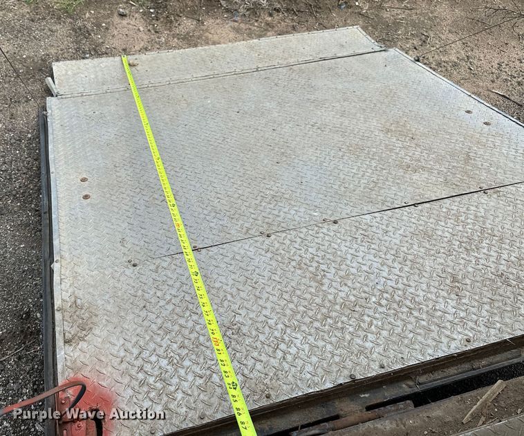 image for item EN8434 2000 Cargo Trailer OM 714TA4 enclosed cargo trailer