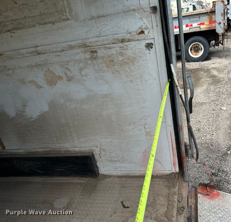 image for item EN8434 2000 Cargo Trailer OM 714TA4 enclosed cargo trailer