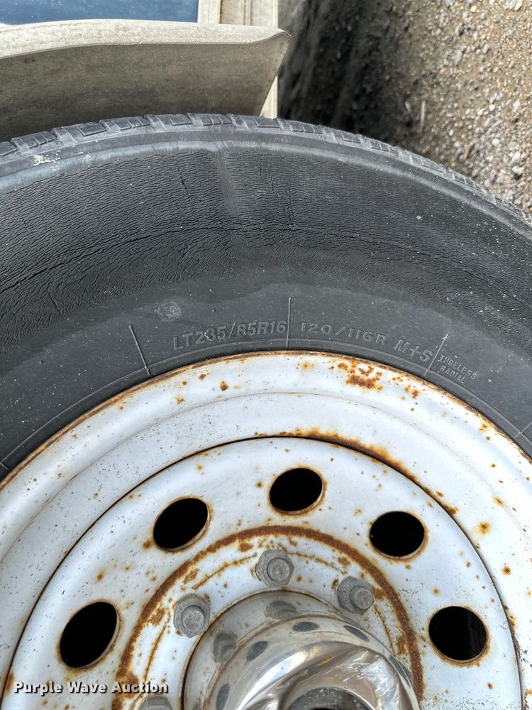 image for item EN8434 2000 Cargo Trailer OM 714TA4 enclosed cargo trailer