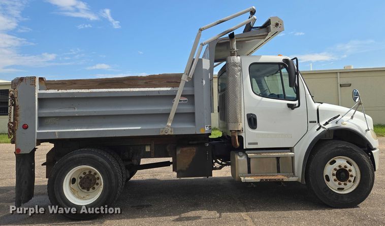 image for item EN8435 2005 Freightliner Business Class M2 dump truck