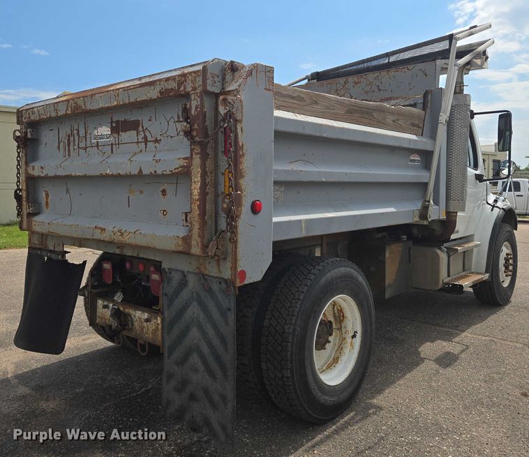 image for item EN8435 2005 Freightliner Business Class M2 dump truck