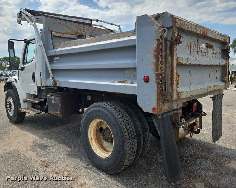 image for item EN8435 2005 Freightliner Business Class M2 dump truck