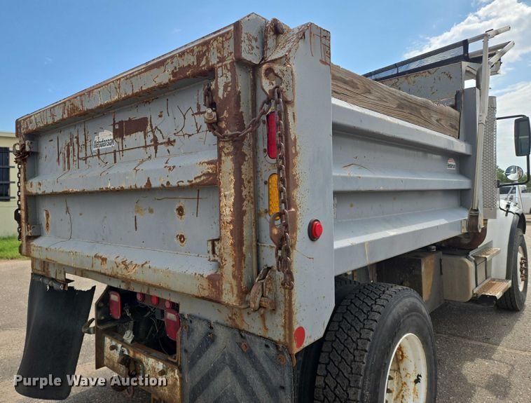 image for item EN8435 2005 Freightliner Business Class M2 dump truck