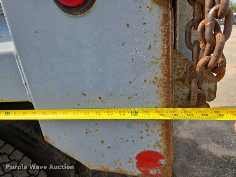 image for item EN8435 2005 Freightliner Business Class M2 dump truck