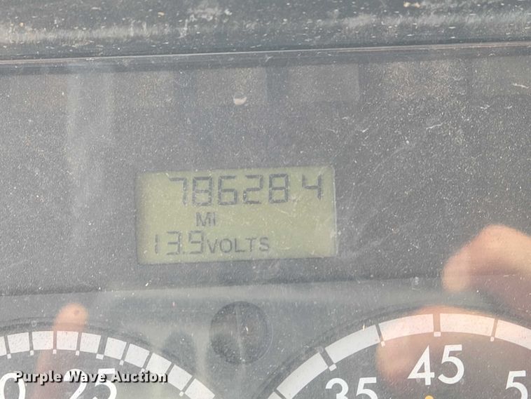 image for item EN8435 2005 Freightliner Business Class M2 dump truck