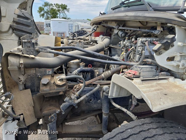 image for item EN8435 2005 Freightliner Business Class M2 dump truck