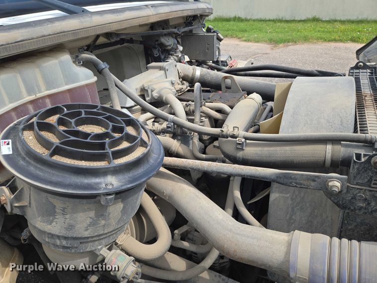 image for item EN8435 2005 Freightliner Business Class M2 dump truck