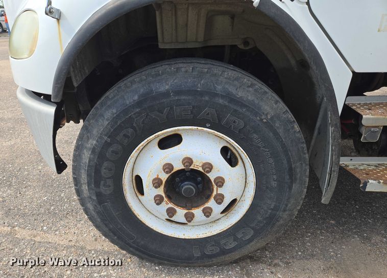 image for item EN8435 2005 Freightliner Business Class M2 dump truck