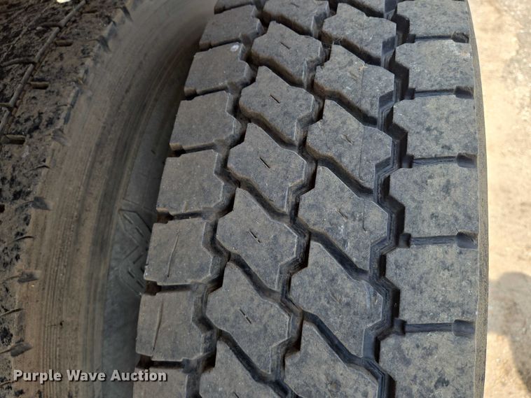 image for item EN8435 2005 Freightliner Business Class M2 dump truck