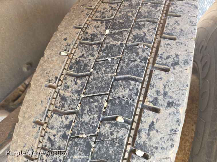 image for item EN8435 2005 Freightliner Business Class M2 dump truck