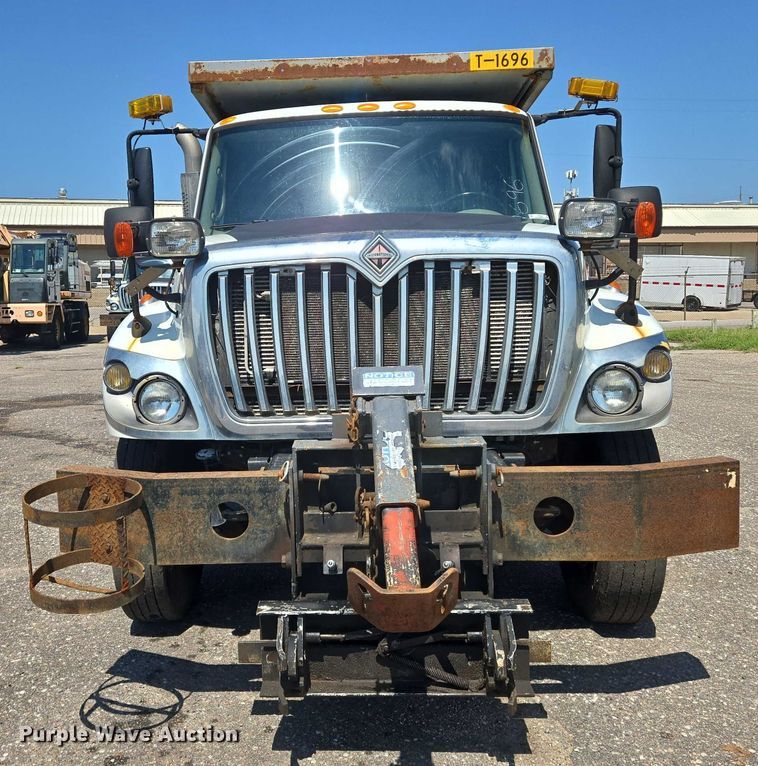 image for item EN8436 2008 International  WorkStar 7400 dump truck
