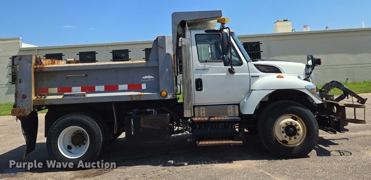 image for item EN8436 2008 International  WorkStar 7400 dump truck