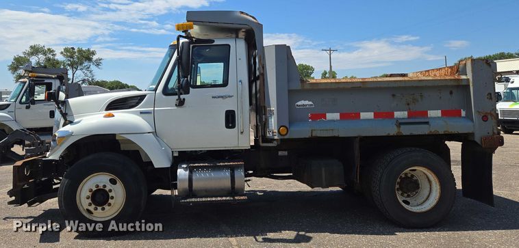 image for item EN8436 2008 International  WorkStar 7400 dump truck
