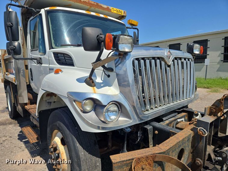 image for item EN8436 2008 International  WorkStar 7400 dump truck