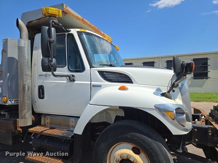 image for item EN8436 2008 International  WorkStar 7400 dump truck