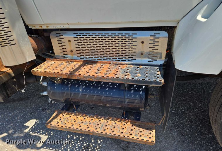 image for item EN8436 2008 International  WorkStar 7400 dump truck