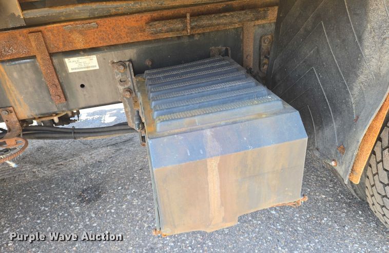 image for item EN8436 2008 International  WorkStar 7400 dump truck