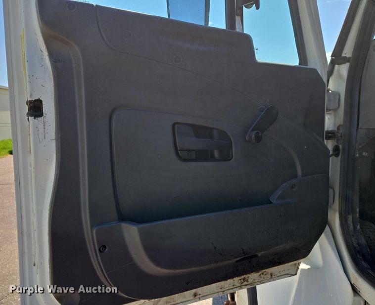 image for item EN8436 2008 International  WorkStar 7400 dump truck