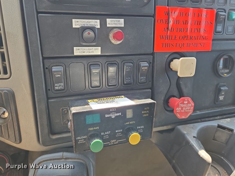 image for item EN8436 2008 International  WorkStar 7400 dump truck