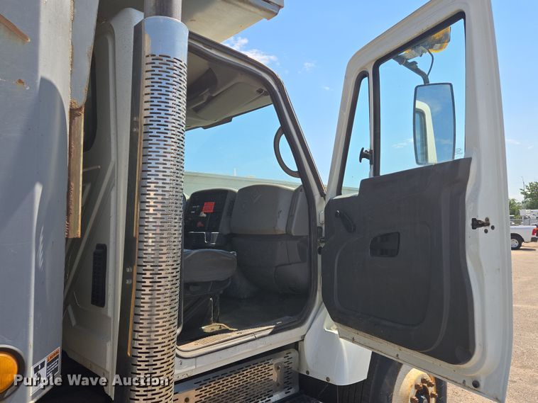 image for item EN8436 2008 International  WorkStar 7400 dump truck