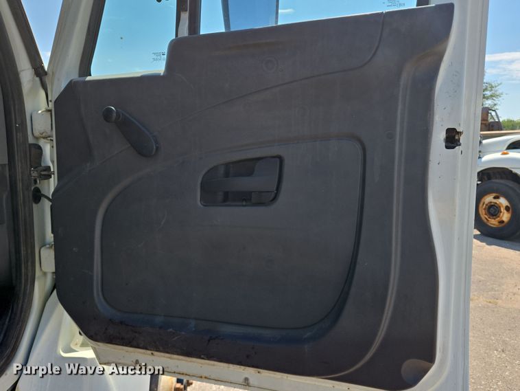 image for item EN8436 2008 International  WorkStar 7400 dump truck