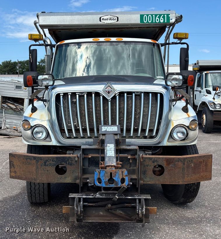 image for item EN8437 2008 International WorkStar 7400 dump truck