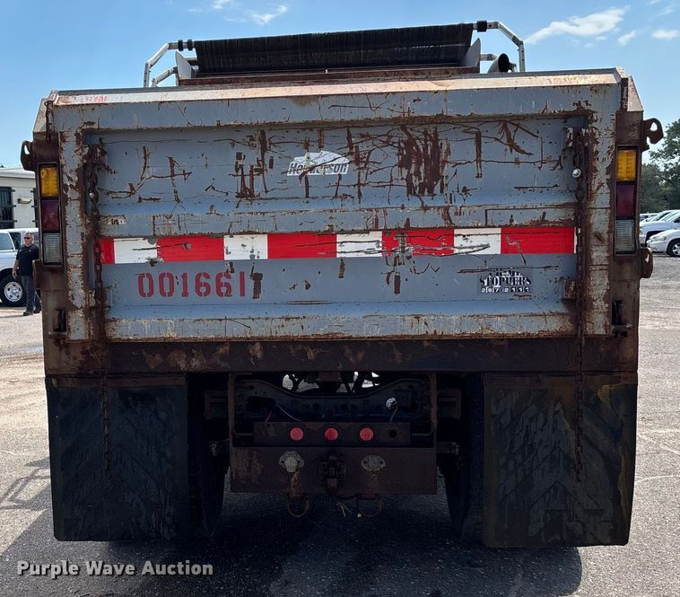 image for item EN8437 2008 International WorkStar 7400 dump truck