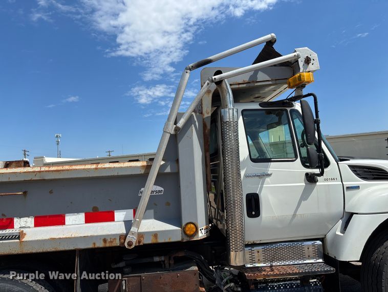 image for item EN8437 2008 International WorkStar 7400 dump truck
