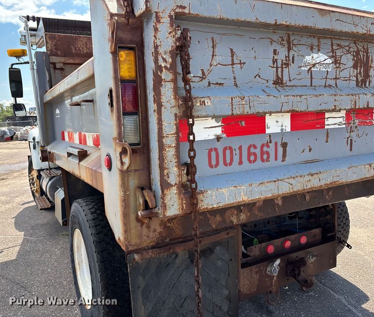 image for item EN8437 2008 International WorkStar 7400 dump truck