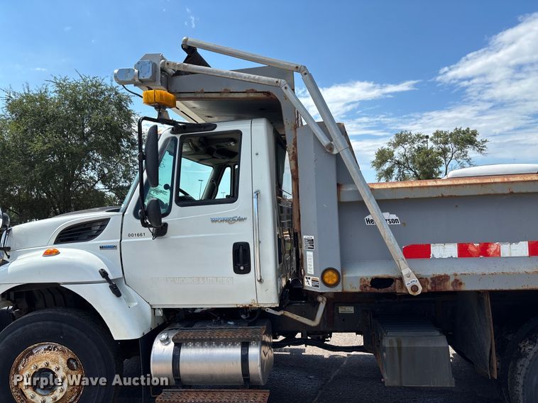 image for item EN8437 2008 International WorkStar 7400 dump truck