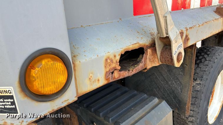 image for item EN8437 2008 International WorkStar 7400 dump truck