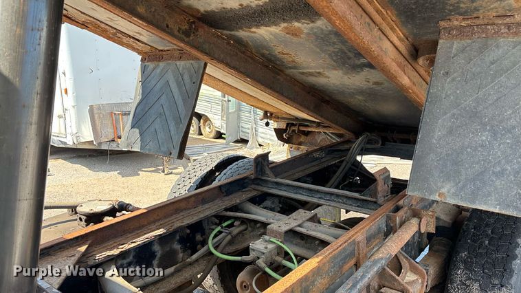 image for item EN8437 2008 International WorkStar 7400 dump truck