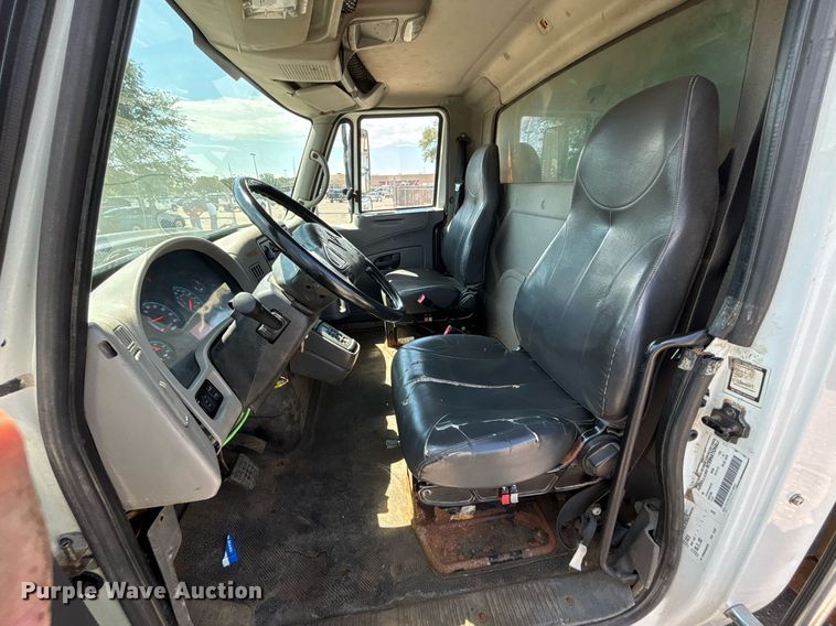 image for item EN8437 2008 International WorkStar 7400 dump truck