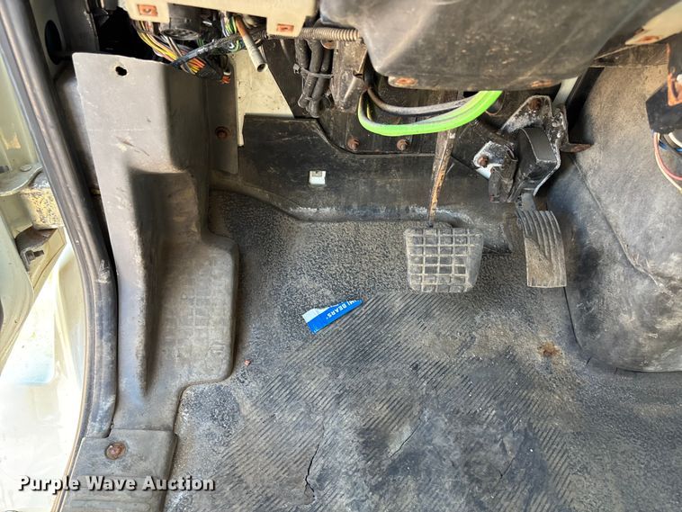 image for item EN8437 2008 International WorkStar 7400 dump truck