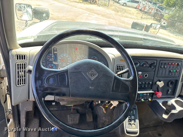 image for item EN8437 2008 International WorkStar 7400 dump truck