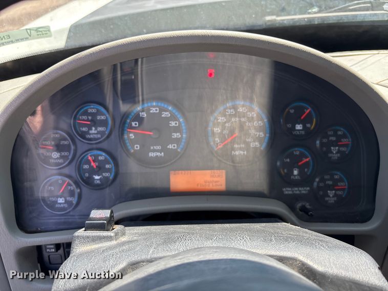 image for item EN8437 2008 International WorkStar 7400 dump truck