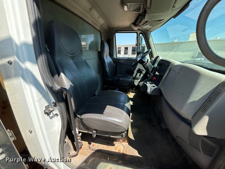 image for item EN8437 2008 International WorkStar 7400 dump truck