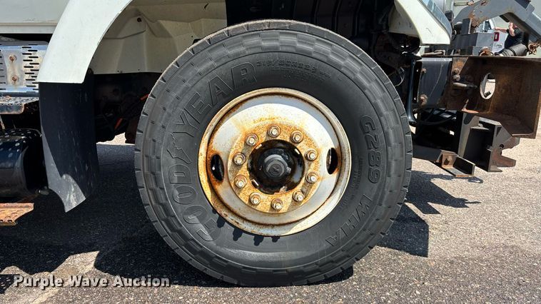 image for item EN8437 2008 International WorkStar 7400 dump truck