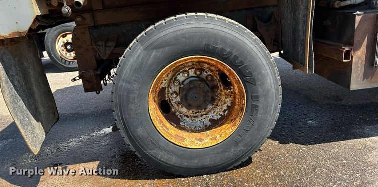 image for item EN8437 2008 International WorkStar 7400 dump truck