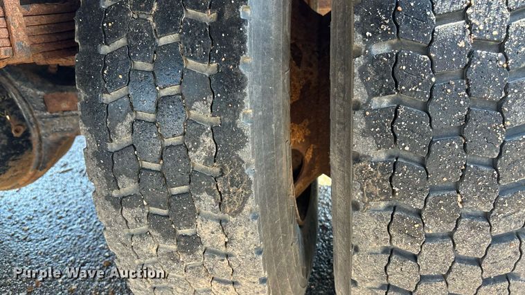 image for item EN8437 2008 International WorkStar 7400 dump truck