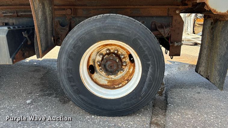 image for item EN8437 2008 International WorkStar 7400 dump truck