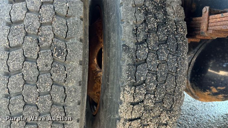 image for item EN8437 2008 International WorkStar 7400 dump truck