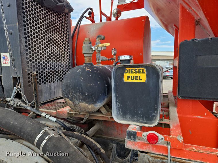 image for item EN8438 2016 International 4300 pothole patcher truck