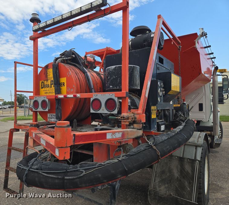 image for item EN8438 2016 International 4300 pothole patcher truck