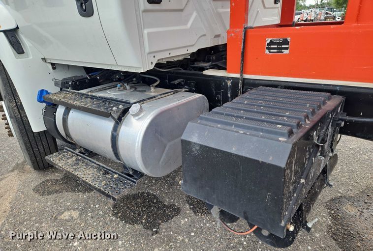 image for item EN8438 2016 International 4300 pothole patcher truck