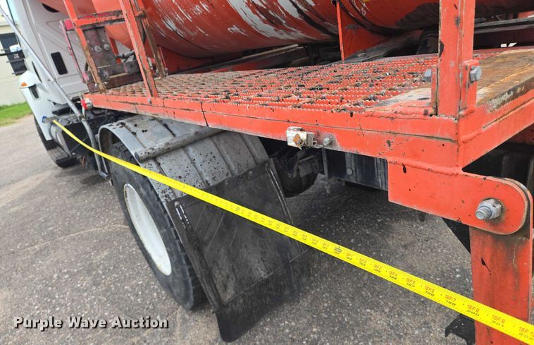 image for item EN8438 2016 International 4300 pothole patcher truck