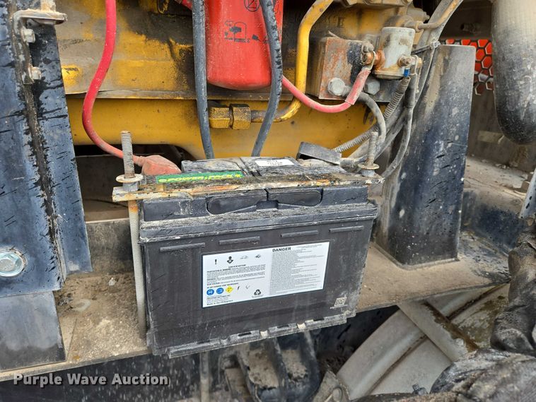 image for item EN8438 2016 International 4300 pothole patcher truck