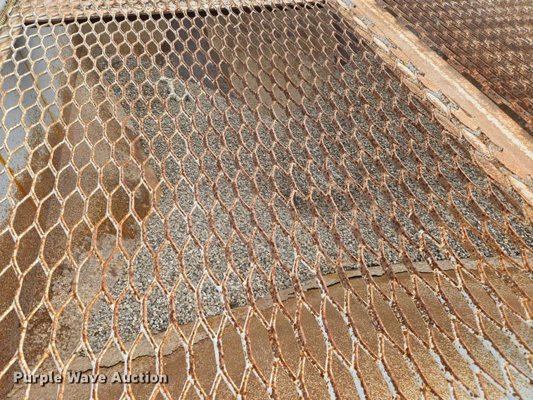 image for item EN8438 2016 International 4300 pothole patcher truck