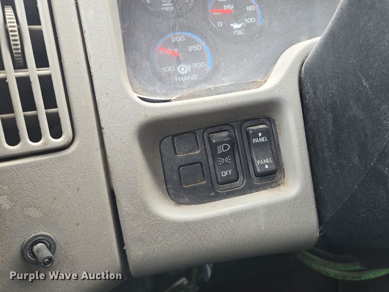 image for item EN8438 2016 International 4300 pothole patcher truck