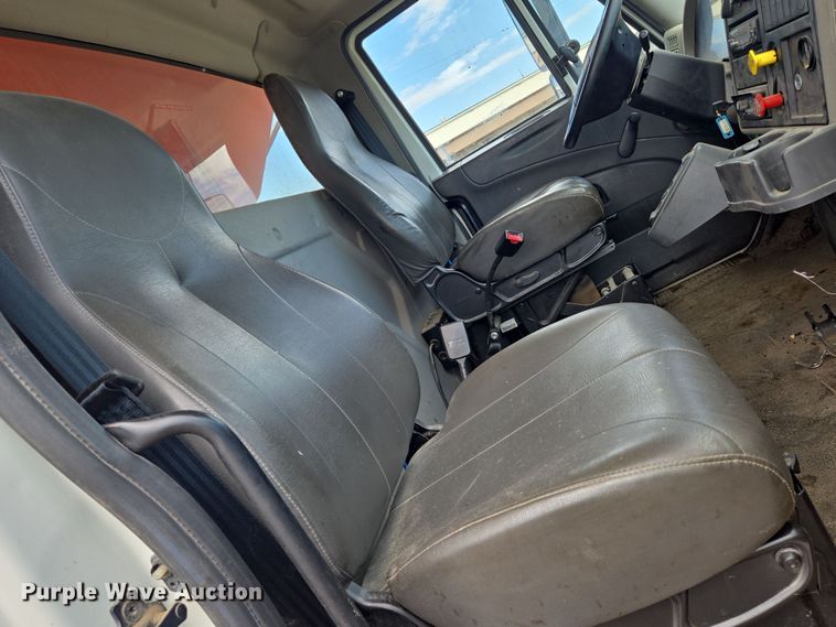 image for item EN8438 2016 International 4300 pothole patcher truck